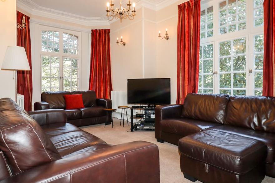 LEWARNE, pet friendly, character holiday cottage in Boscastle