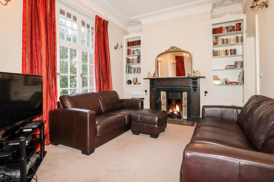 LEWARNE, pet friendly, character holiday cottage in Boscastle