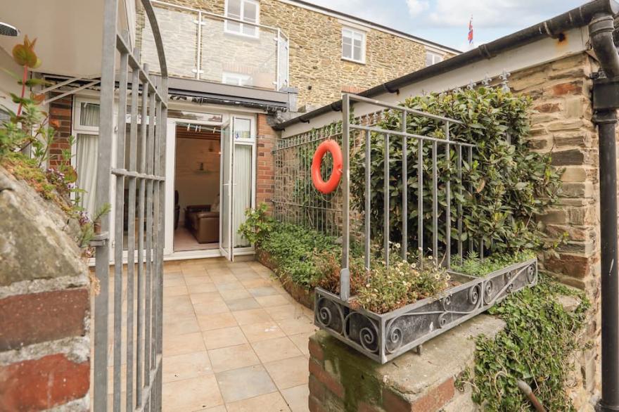 SEAGULLS, family friendly, with a garden in Salcombe