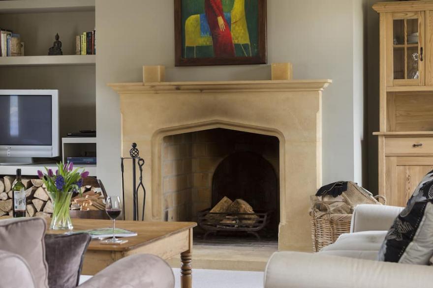 Claytons Cottage is a very comfortable and well-appointed Cotswold stone cottage