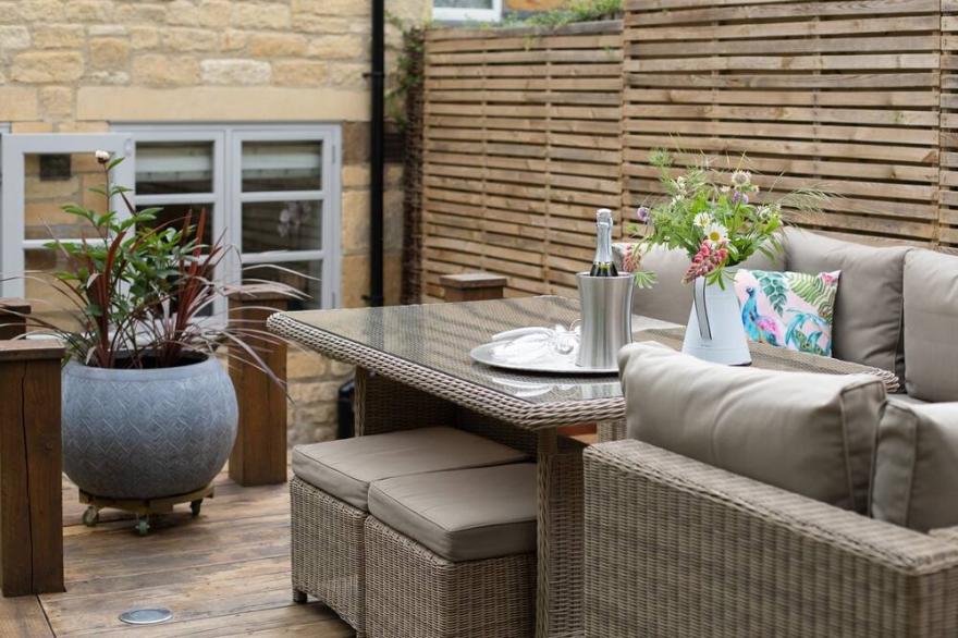 High Pump Cottage - sleeps 4 guests  in 2 bedrooms