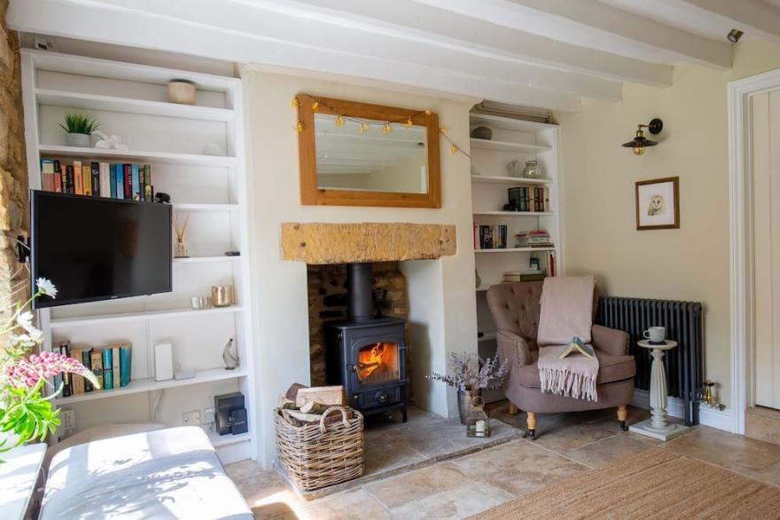 High Pump Cottage - sleeps 4 guests  in 2 bedrooms