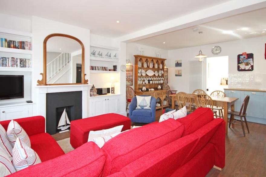 DORY COTTAGE, pet friendly, country holiday cottage in Salcombe