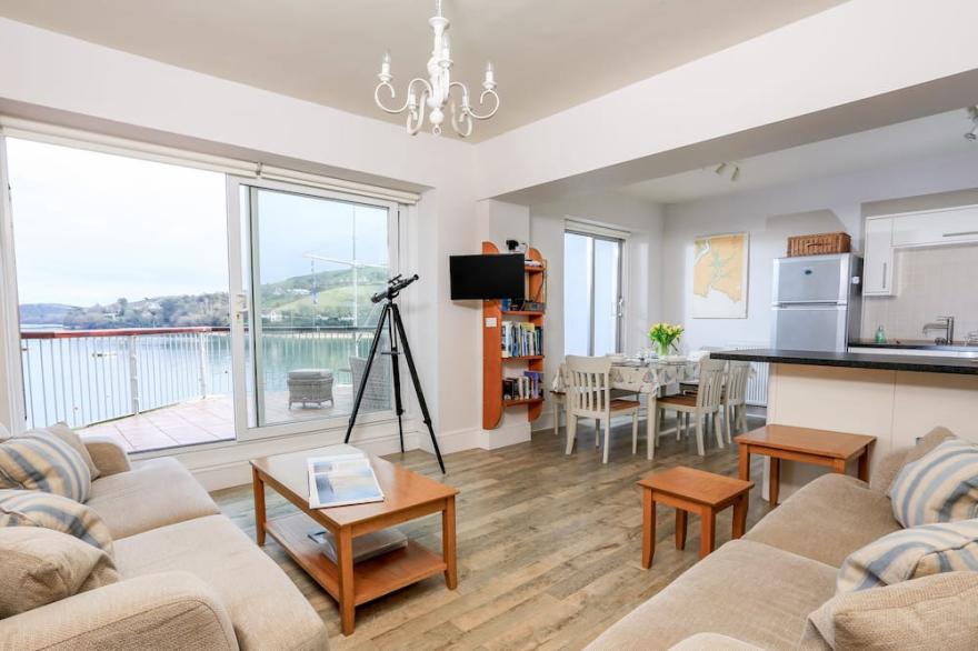 22 THE SALCOMBE, family friendly, with pool in Salcombe
