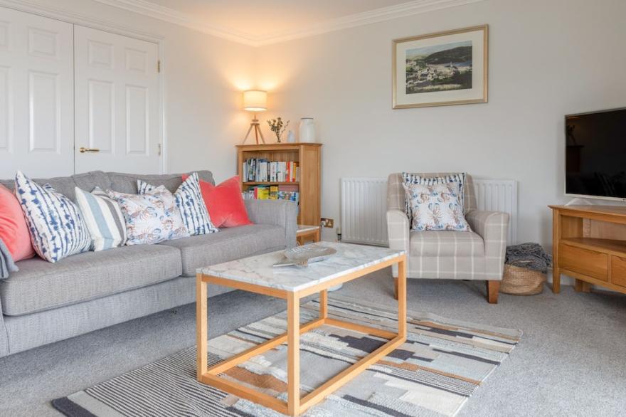 10 THURLESTONE ROCK, family friendly, with pool in Thurlestone
