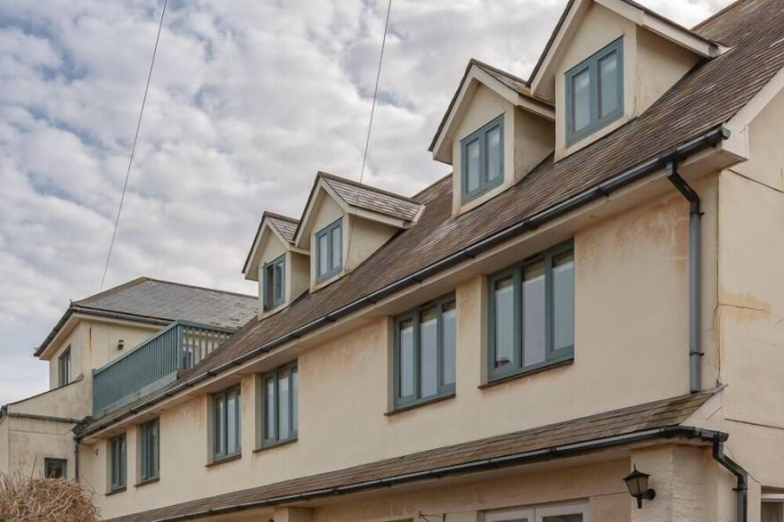 2 ARMADA HOUSE, pet friendly, country holiday cottage in Hope Cove