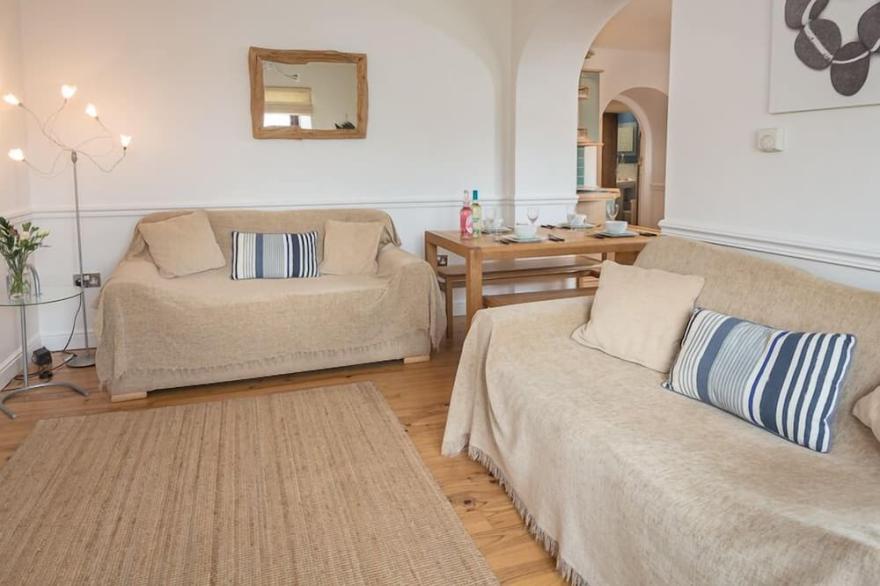 2 ARMADA HOUSE, pet friendly, country holiday cottage in Hope Cove