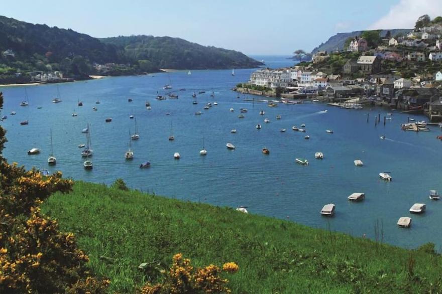 UPPER FERNLEA, pet friendly, country holiday cottage in Salcombe