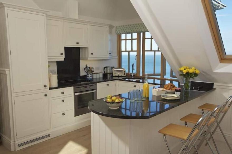 9 PROSPECT HOUSE, family friendly, with pool in Hallsands