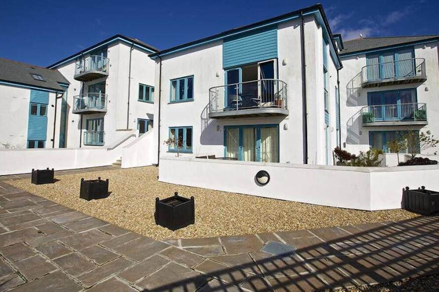 ESTUARY VIEW, pet friendly in Kingsbridge