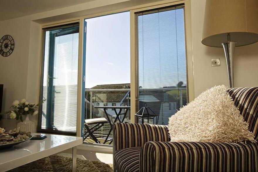 ESTUARY VIEW, pet friendly in Kingsbridge