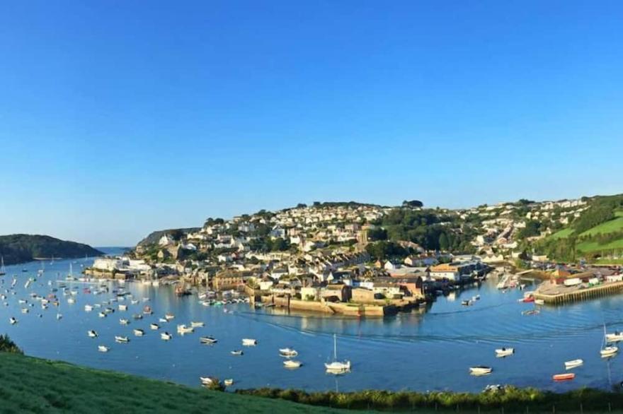 6 COMBEHAVEN, family friendly in Salcombe