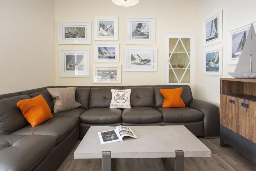COXSWAINS WATCH, family friendly, with a garden in Salcombe