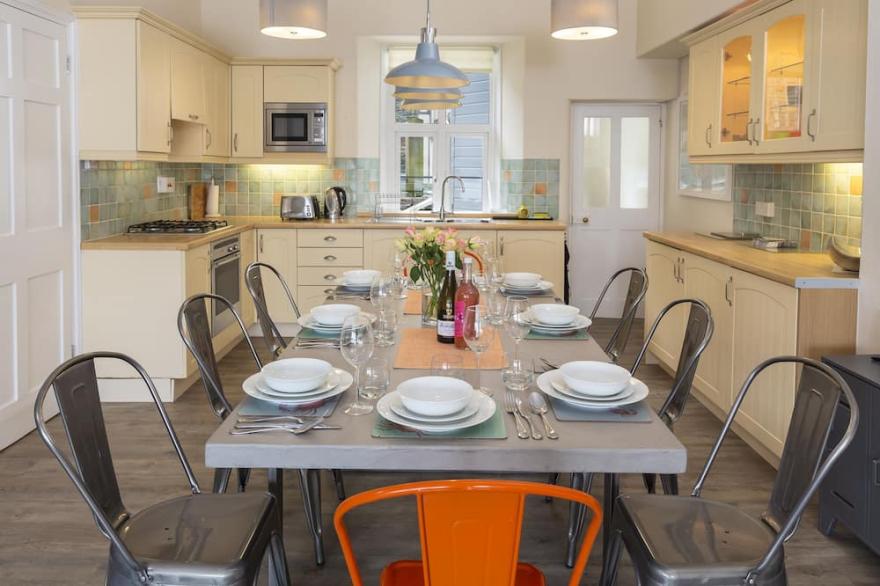 COXSWAINS WATCH, family friendly, with a garden in Salcombe