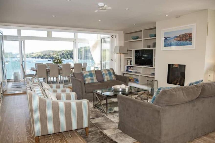 QUAYSIDE, family friendly, luxury holiday cottage in Salcombe