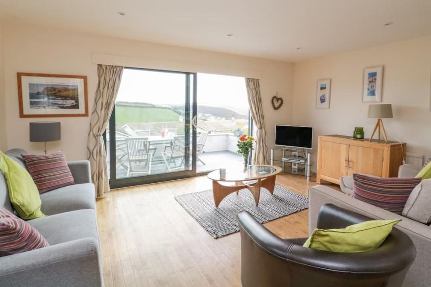 SEASCAPE (HOPE COVE), pet friendly, with a garden in Hope Cove