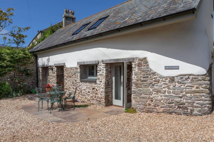 COLA'S TONNE, pet friendly, luxury holiday cottage in Malborough