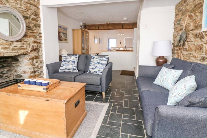 BUMBLEBEE COTTAGE, family friendly, with a garden in Salcombe
