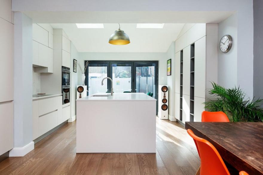 Bright by Wimbledon Park, by Veeve
