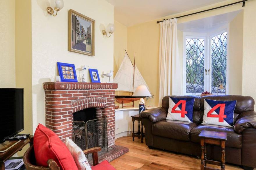 AUNE COTTAGE, family friendly, with a garden in Salcombe