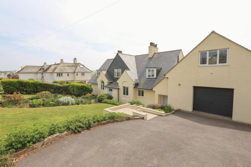 LINKS COTTAGE, family friendly, with open fire in Thurlestone