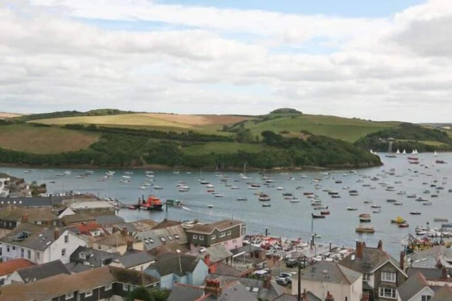 7 GLENTHORNE HOUSE, family friendly in Salcombe