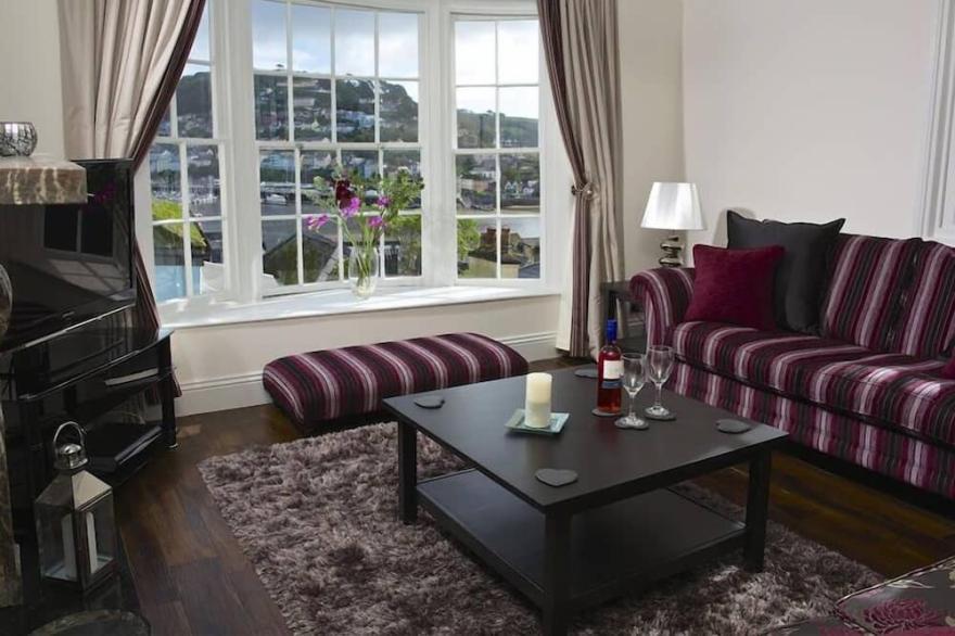 BALMORAL HOUSE, pet friendly, with a garden in Dartmouth