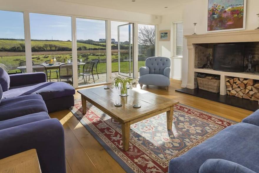 SEA PEEP, family friendly, luxury holiday cottage in Thurlestone