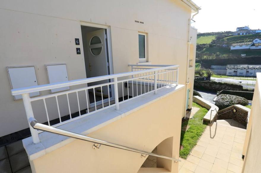 6 CHICHESTER COURT, family friendly, with a garden in Hope Cove