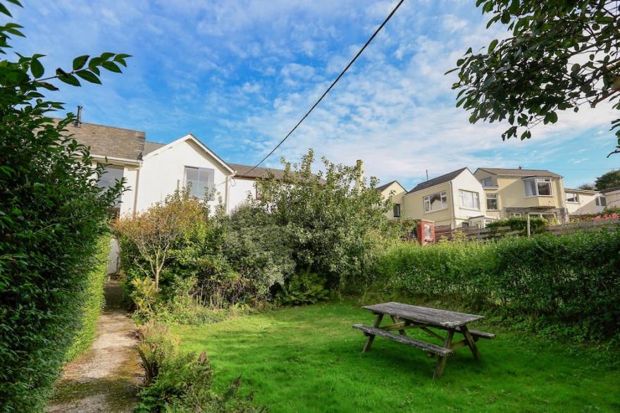 BOW COTTAGE, pet friendly, with open fire in East Portlemouth
