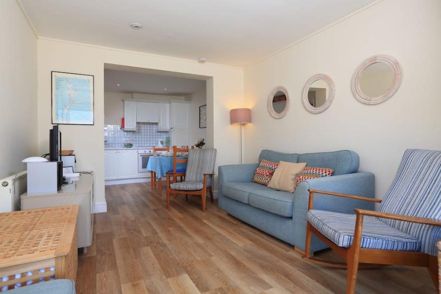 1 THE SALCOMBE, family friendly, with pool in Salcombe