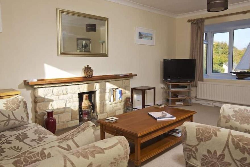 AMBERLEY, family friendly, with a garden in Dartmouth