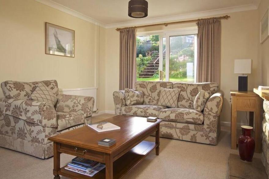 AMBERLEY, family friendly, with a garden in Dartmouth
