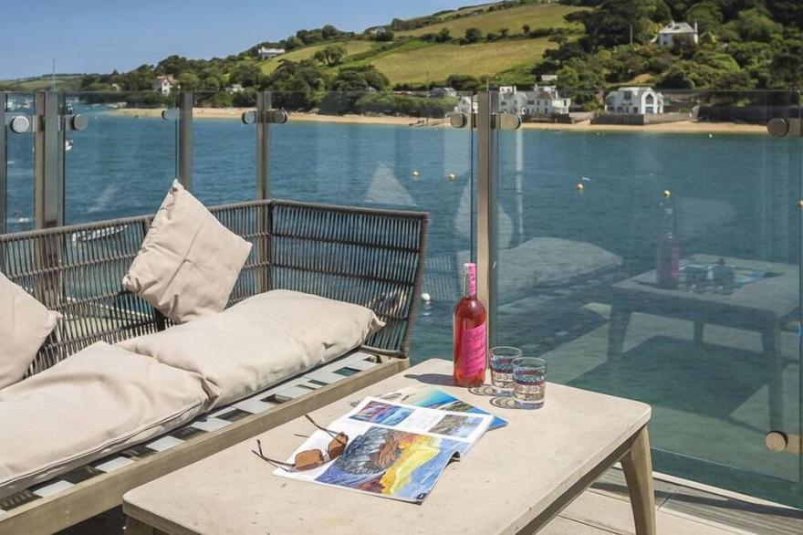 VILLA 8, ESTURA, family friendly, luxury holiday cottage in Salcombe