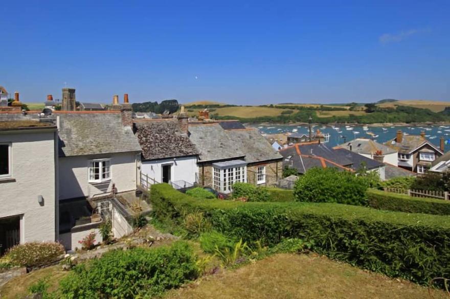 11 ROBINSONS ROW, family friendly, with a garden in Salcombe