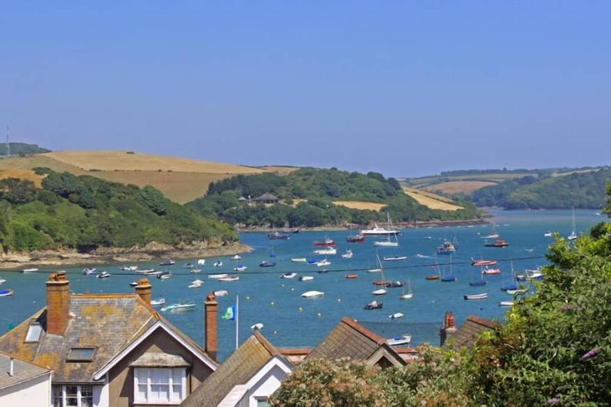 11 ROBINSONS ROW, family friendly, with a garden in Salcombe