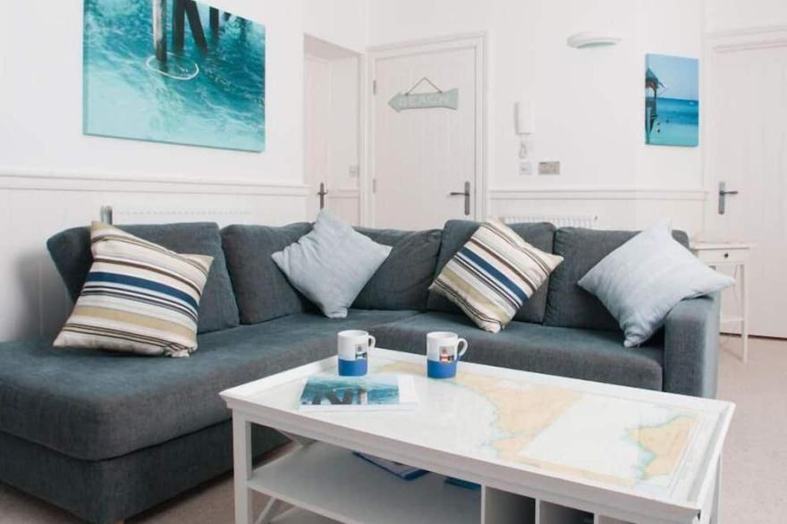 5 PROSPECT HOUSE, family friendly, with pool in Hallsands