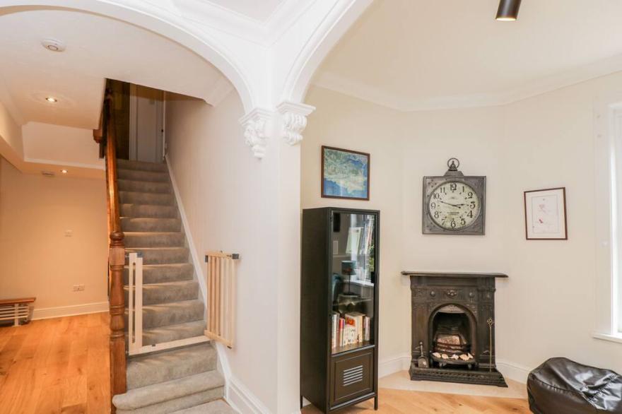 49 ULWELL ROAD, pet friendly, luxury holiday cottage in Swanage
