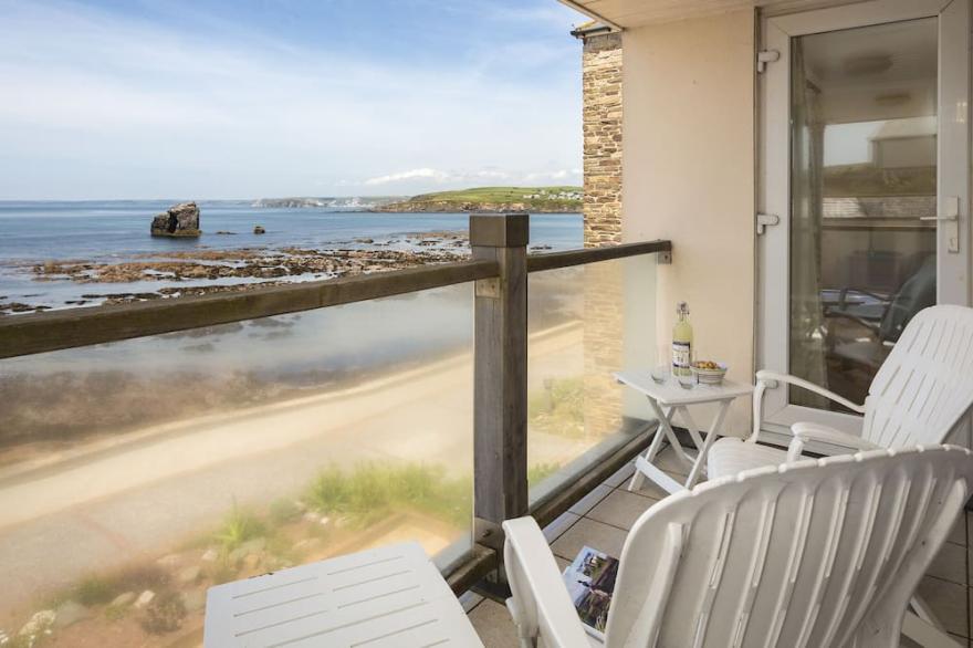 3 THURLESTONE ROCK, pet friendly, with pool in Thurlestone