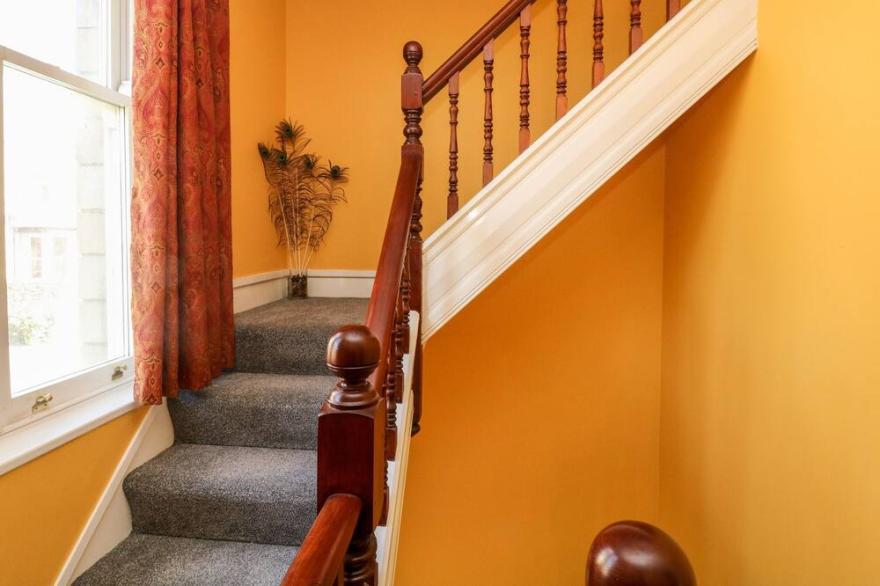 ARLINGTON HOUSE, family friendly, luxury holiday cottage in Matlock