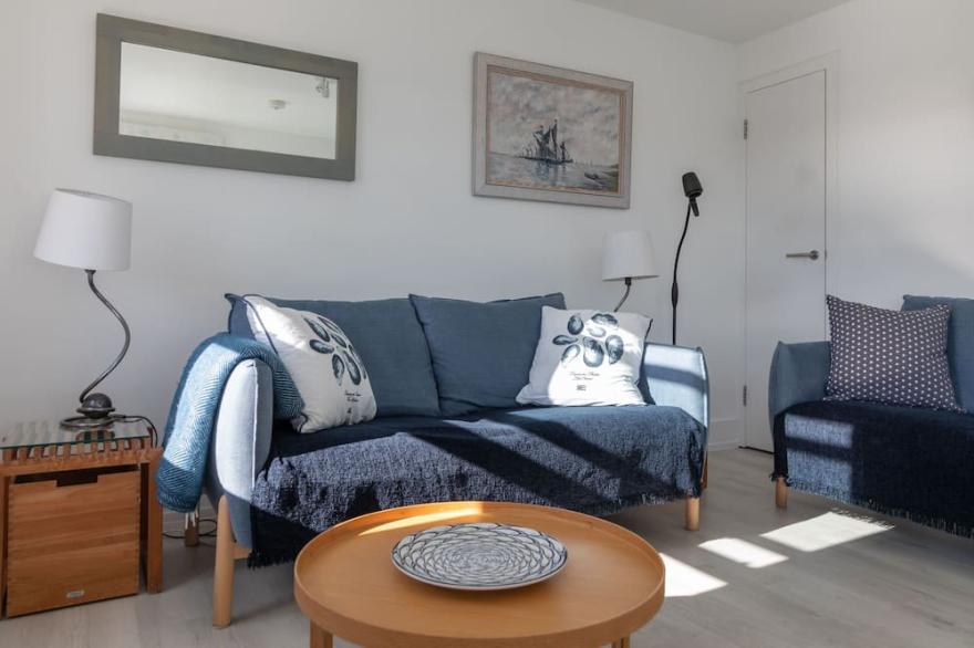 4 BLUE VIEW, family friendly, country holiday cottage in Salcombe