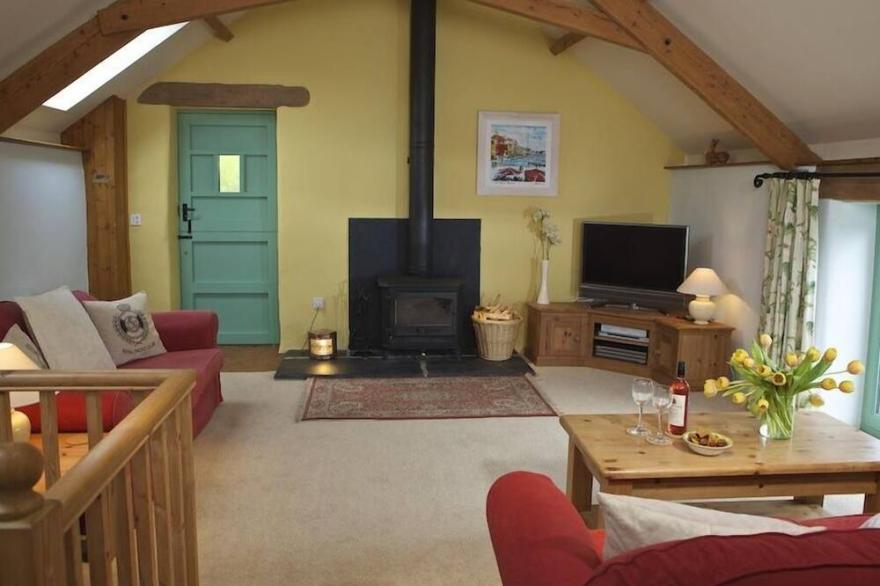 DAISY, family friendly, with a garden in Blackawton