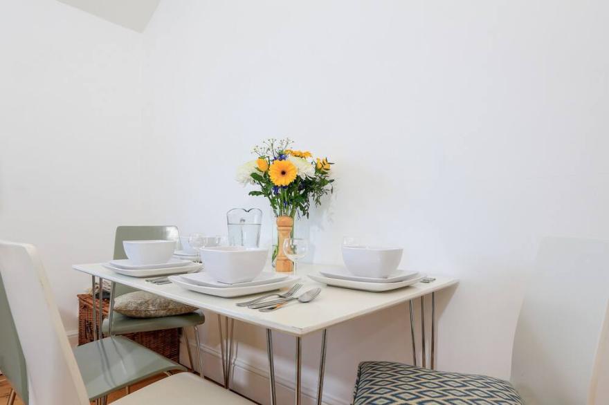 DART VIEWS, pet friendly, with open fire in Dartmouth