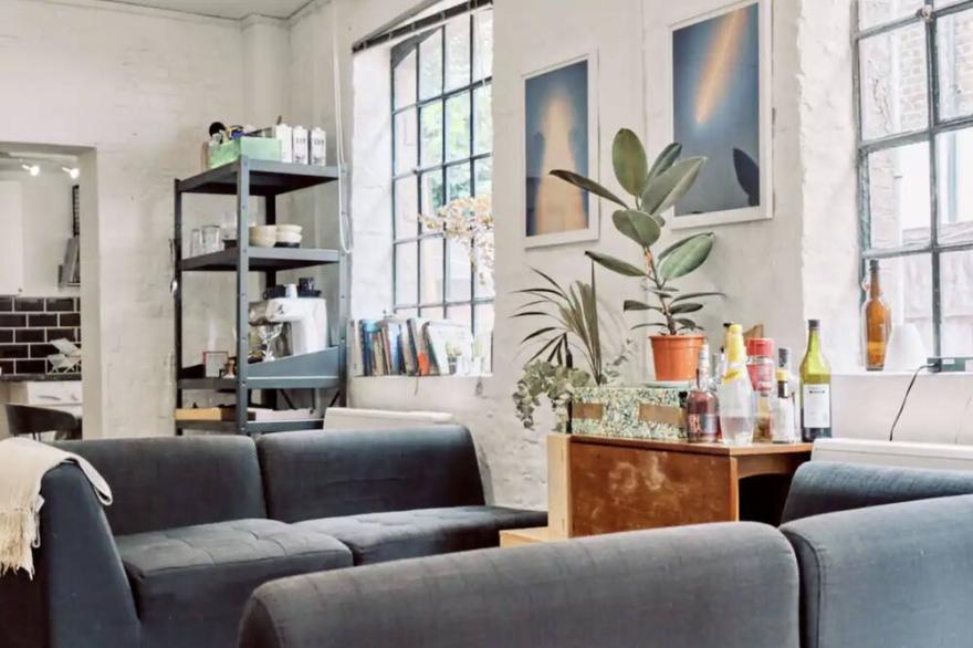 Shoreditch Artists Loft Studio. Prime & Quiet Location in Buzzing Neighbourhood