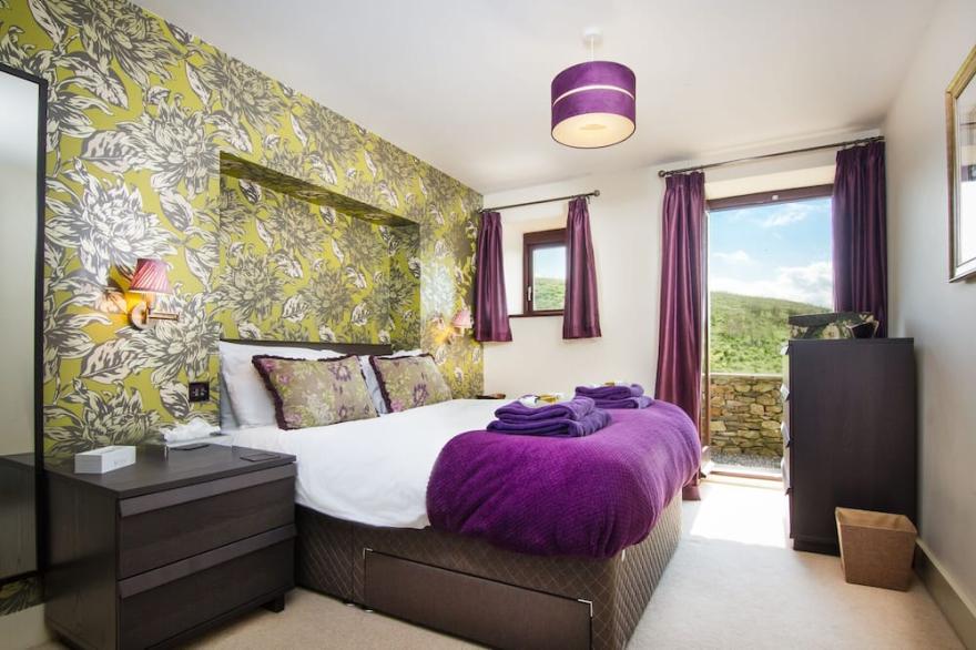 Coomb View at Sandbeds, Luxury Barn Conversion set in idyllic rural location