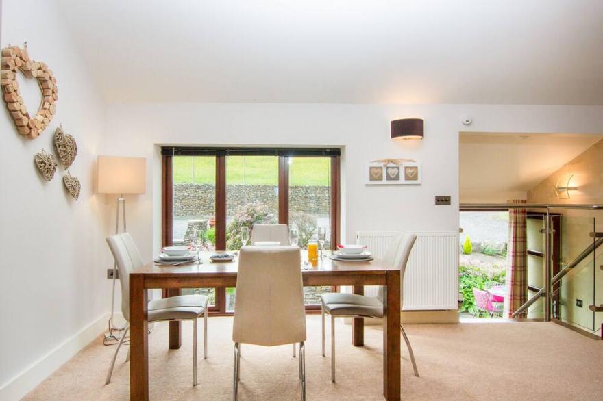 Coomb View at Sandbeds, Luxury Barn Conversion set in idyllic rural location