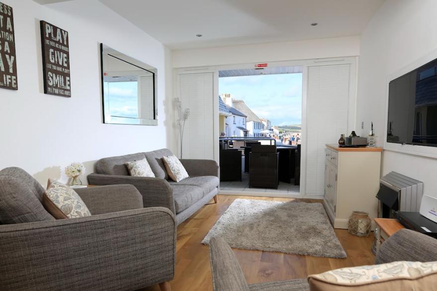 1 AT THE BEACH, pet friendly, with a garden in Torcross