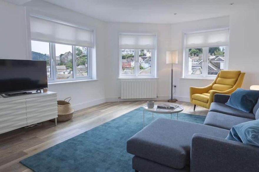 3 CHURCH HILL HOUSE, family friendly in Salcombe