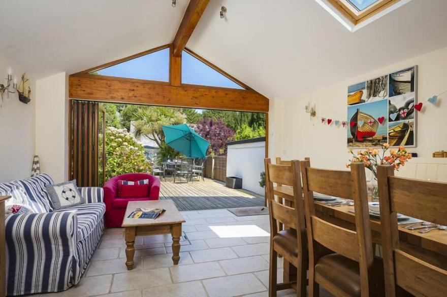 SHIPWRIGHTS, pet friendly, country holiday cottage in Salcombe