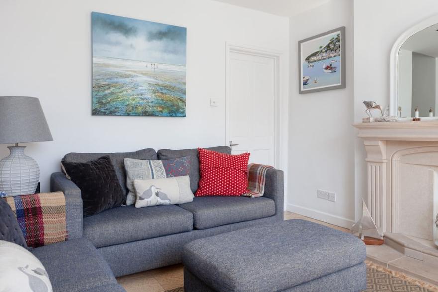 LOWER FERNLEA, family friendly, country holiday cottage in Salcombe
